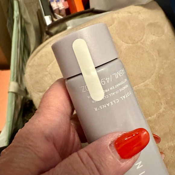 Fenty Skin Total Clean'r Remove-It-All Cleanser NEW - Picture 4 of 9